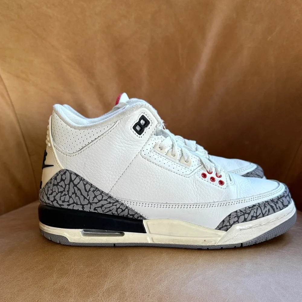 Retro Air Jordan 3 Summit Sneakers - Picture 2 of 8